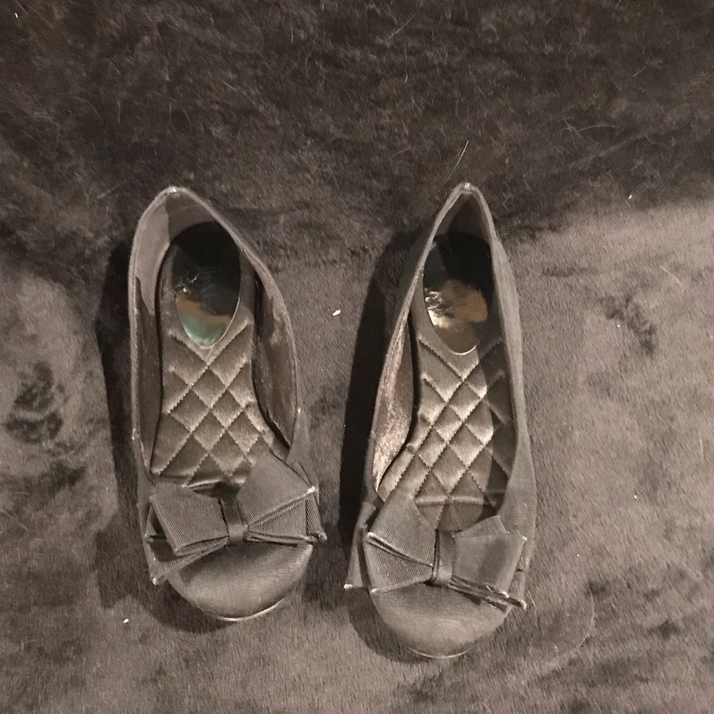 Black bow flats